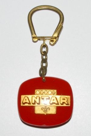 French key ring with 'Antar' logo, from the sixties / seventies